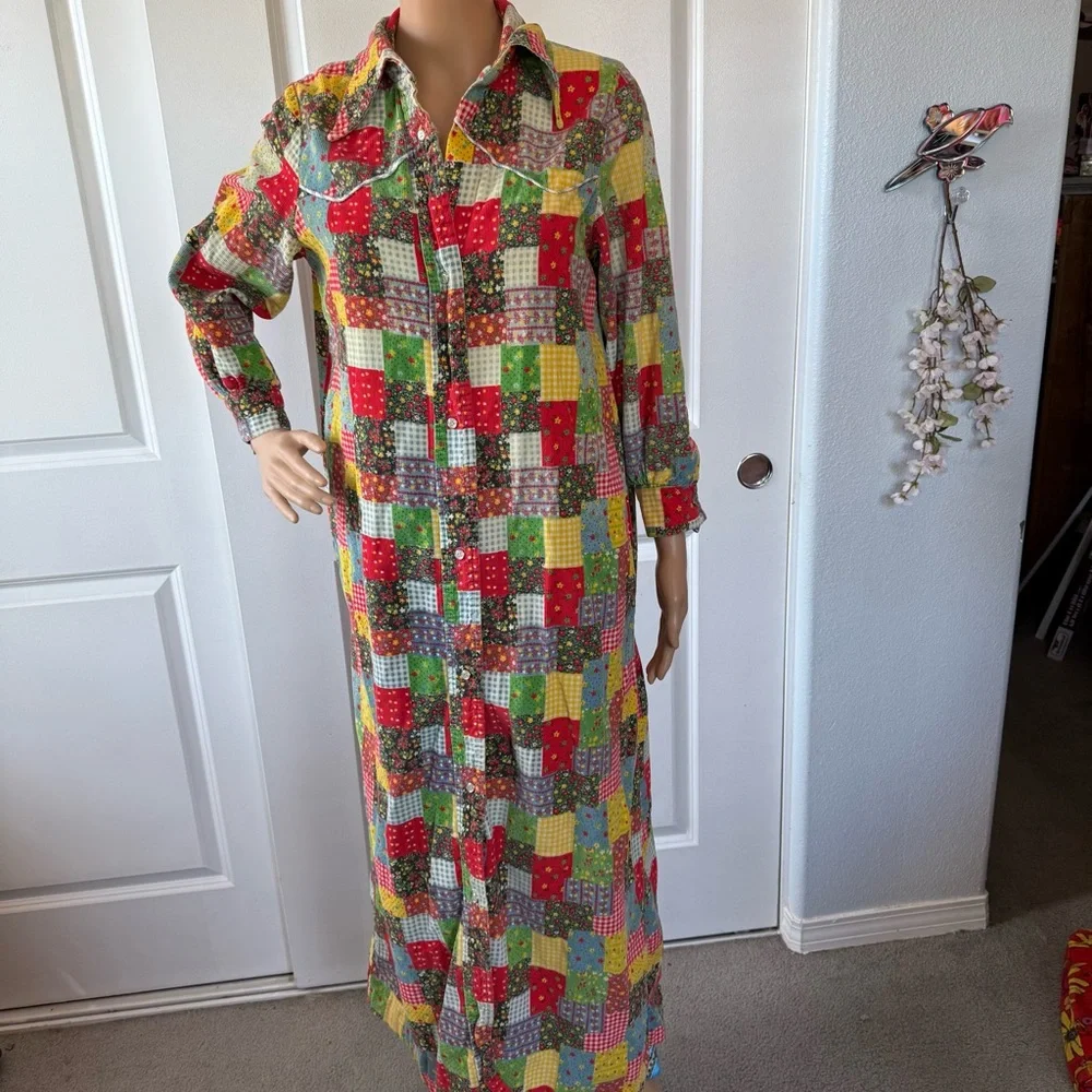 VINTAGE 60s 70s Colorful Patchwork Corduroy Snap Front Housecoat Robe M L hippie - Picture 1 of 14